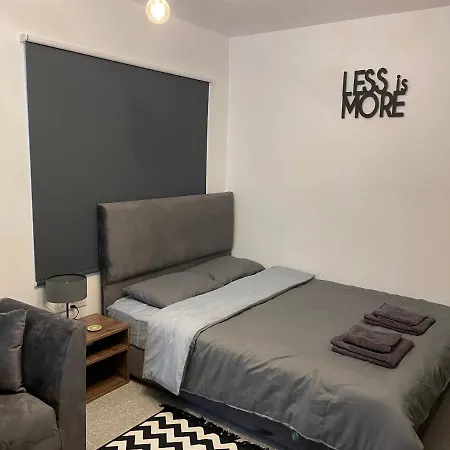 アパート Mr. In Ortakoy , North + Wifi + Netflix ニコシア