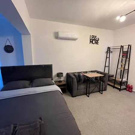 Mr. In Ortakoy , North + Wifi + Netflix アパート ニコシア