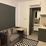 Mr. In Ortakoy , North + Wifi + Netflix Апартаменти *