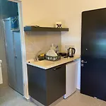 Апартаменти Mr. In Ortakoy , North + Wifi + Netflix Нікосія