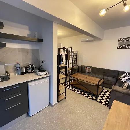 Mr. In Ortakoy , North + Wifi + Netflix