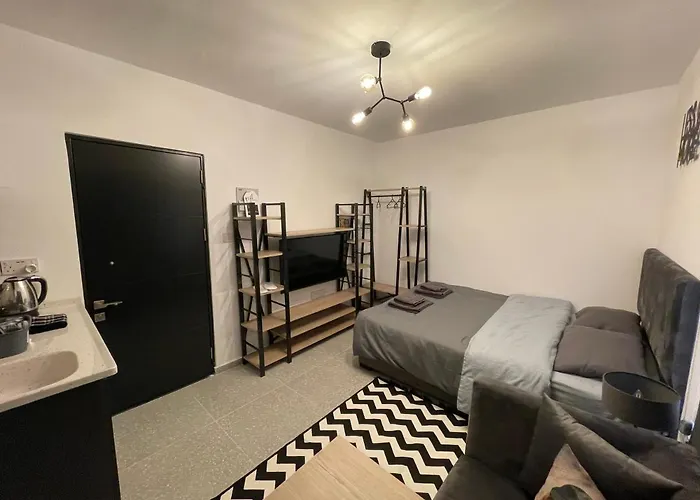 Mr. In Ortakoy , North + Wifi + Netflix *