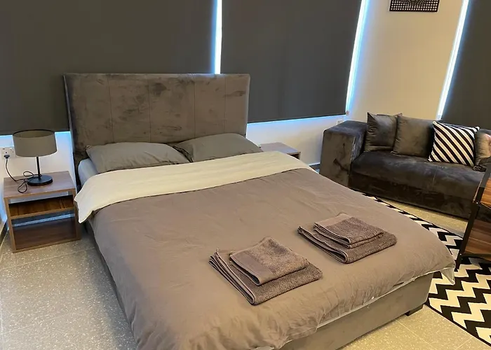 Mr. In Ortakoy , North + Wifi + Netflix