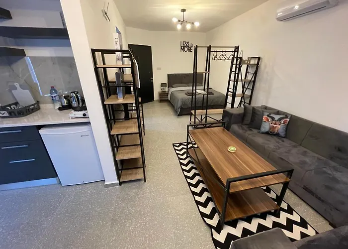 Mr. In Ortakoy , North + Wifi + Netflix