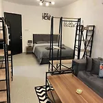 Apartmán Mr. In Ortakoy , North + Wifi + Netflix *