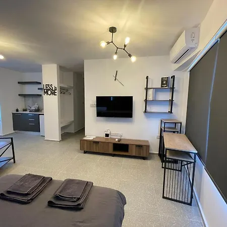 公寓 Mr. In Ortakoy , North + Wifi + Netflix 尼科西亚